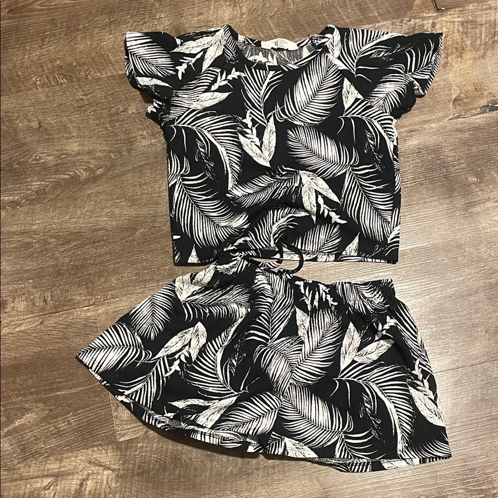 H&M Black and White Palm-Print Two-Piece Set